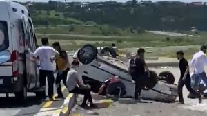 Erzurum Dede yolunda otomobil ters döndü